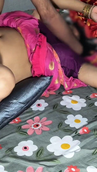 Inderin schöne bhabhi, dicke möpse und heiße figur pisst blowjob, rauchende missionarsstellung und möpse drücken und muschi-creampie