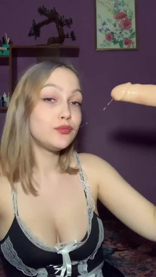 SashaSweet69: Einen großen dildo lutschen