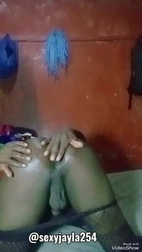 Sexyjayla254: Збуджений кроссдрессер, мастурбація яєць