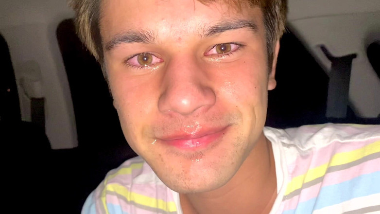 Eva Paradis: 18 yaşındaki oğlanlar Eva Paradis'i arabada emiyor