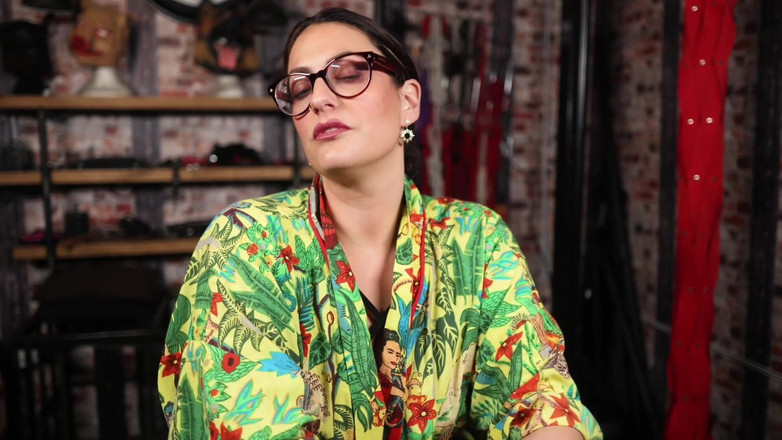 Countess diamond: Homewrecking domme - 你的结婚戒指在我的锁链上