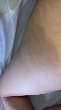 Jedzenie tyłka dziewczyny w Motelu