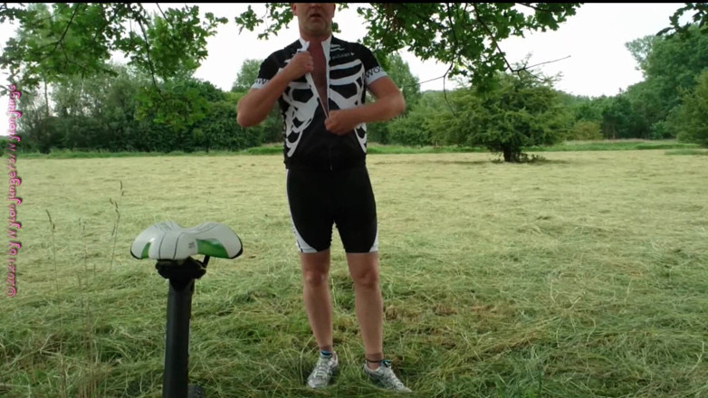 Carmen_Nylonjunge: With prostate plug on bicycle tour 2019