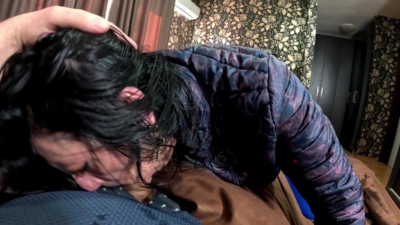 MilfyCalla: Синяя кожаная верблюжья лапка и пуховок, фетиш, грязный орал, игра со слюной и сперма на одежде