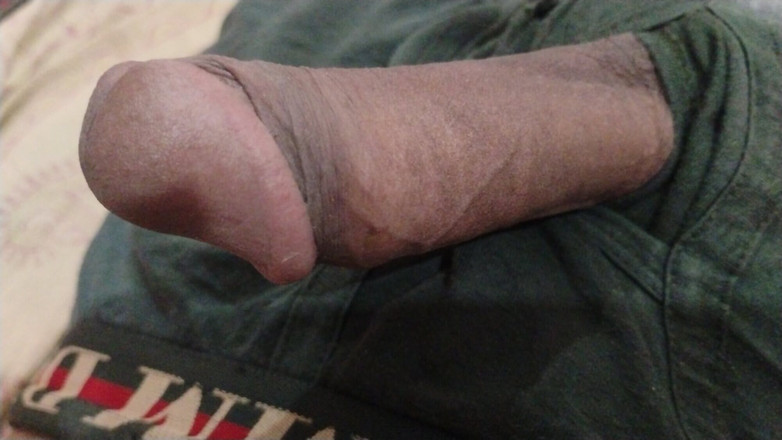 Adi T: Mi scosse il cazzo così velocemente.