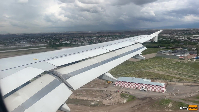 Katty West: Polla pública en avión - chica me llevó a corrida en 2...
