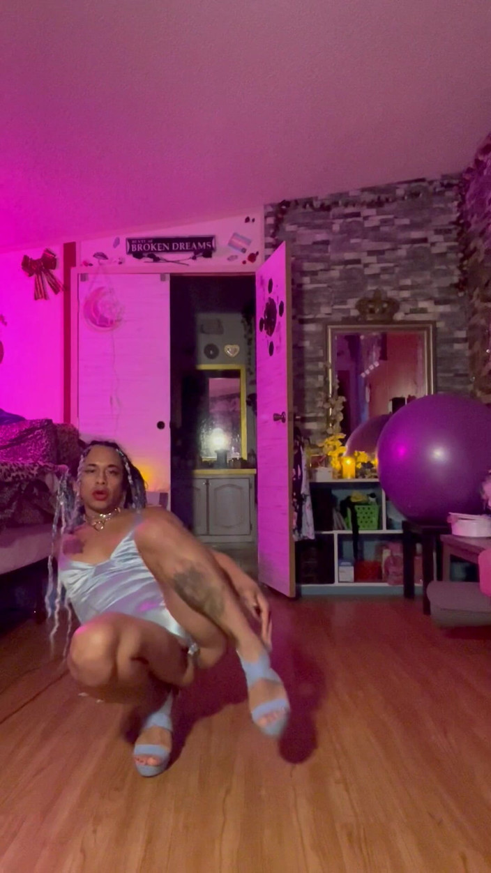 TSJade95: 青い絶頂と食べてセクシー