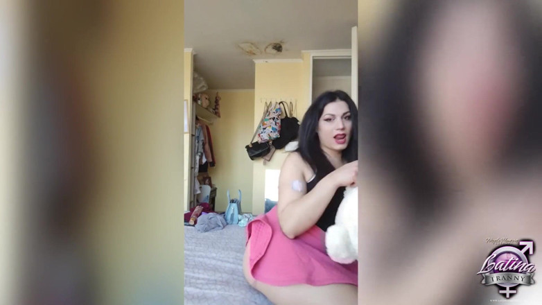 Nikki Montero lesbian life: Dziwaczny tranny nastolatka Canela uwielbia lizać spermę z prezerwatyw podczas...