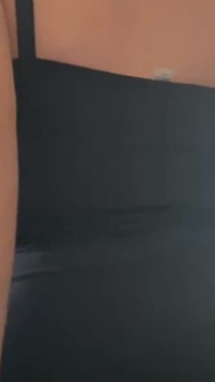 Salimos con mi novio y follamos en la sala de estar
