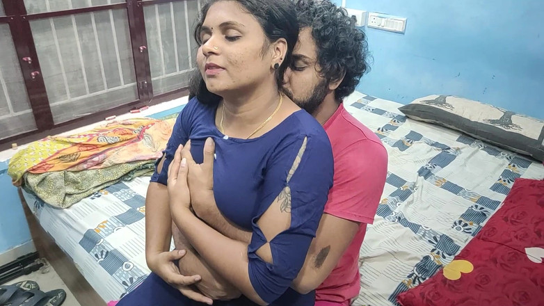 Vaishnavysharunraj: Cewek hot dengan toket aduhai lagi asik nyepong dan ngentot...