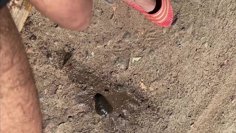 The Bearded Master: Foot Fetish &amp; Piss on the Street.