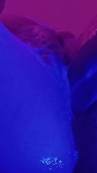 Dwa razy z rzędu wytryskując dildo