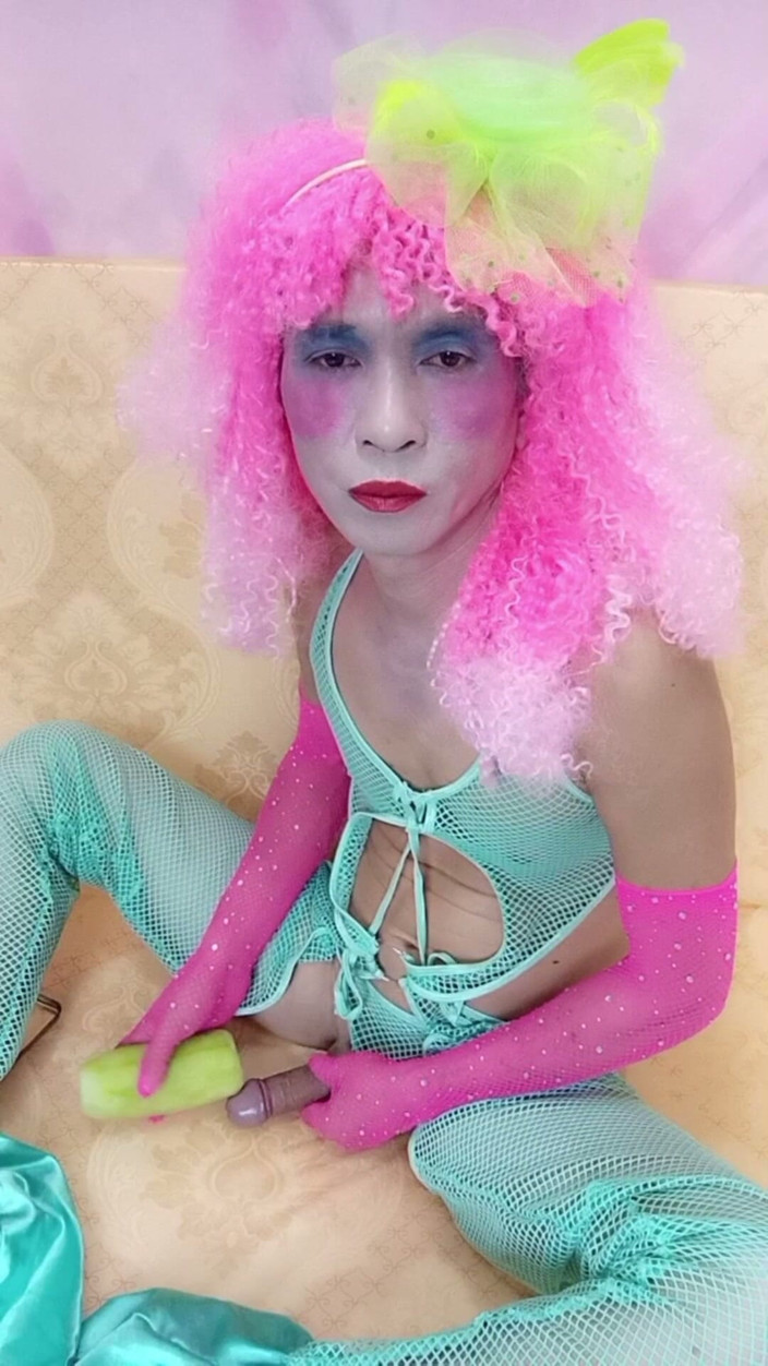 nguyen dang thien tri: Oanh Le Transsexuala purtând haine sexy porno cucu prea multă...