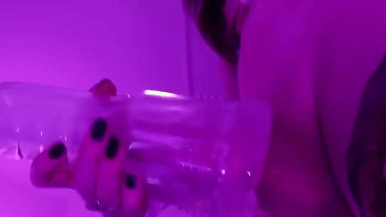 Fer fer sissy: シャワーを浴びて、撫でてイキまくる弱虫ニューハーフフェムボーイ!