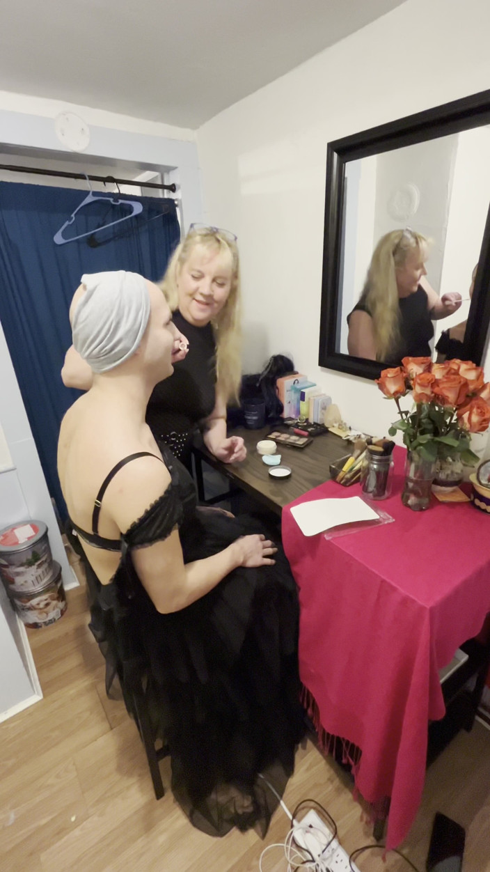 Sissy Bailey Wilde: Psychic prognostiziert, dass er eine frau werden wird