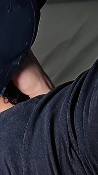 Sála mě, dokud jsem se neudělal do jejích sametových úst.