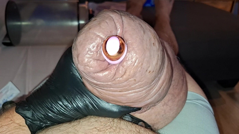 Monster_Meat_: Se masturber avec un vibromasseur