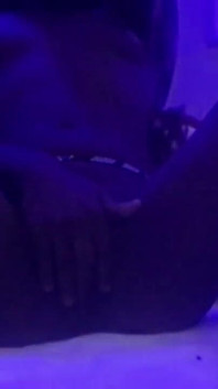 만족할 때까지 만지는 핫한 몸집이 작은 browngurl234