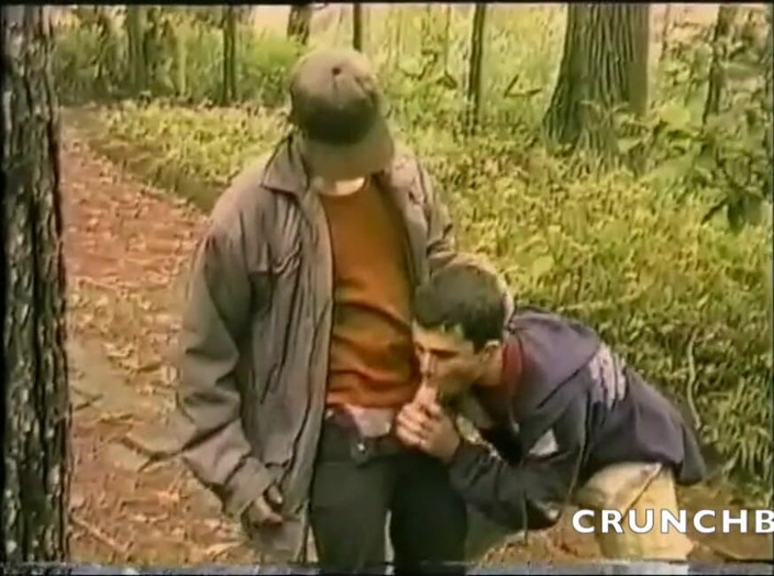 Crunch Boy: หนังโป๊ย้อนยุค - หนุ่มทวิงค์โดนพ่อเลี้ยงเย็ดกลางป่าโชว์ตัว