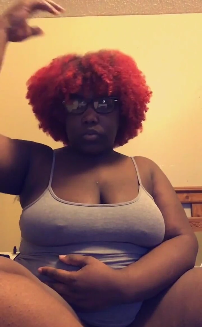 Juicy the houdini: Just Wanted to Show My Face and My Hard Nipples