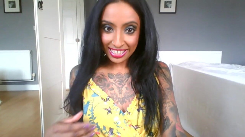 BabeXX69XX Asian MILF: Hermanastra en primera vez anal contigo!