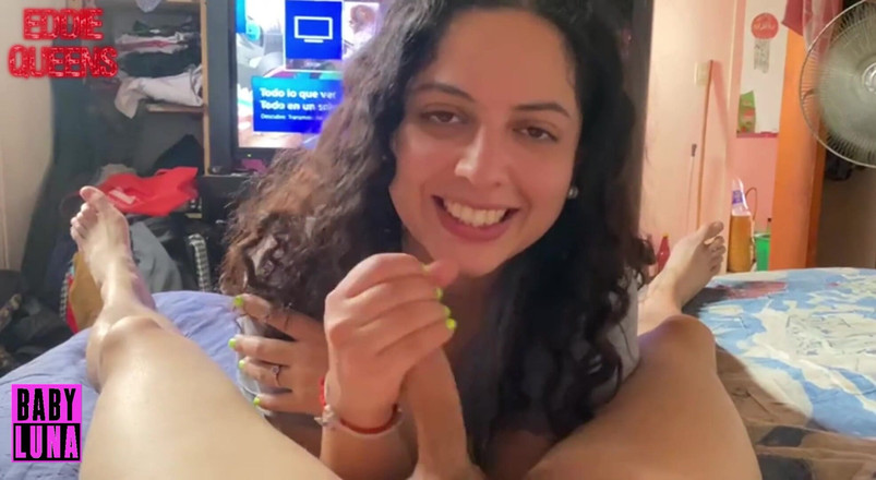 Eddie Queens: プータ・アルゼンチンのBabyluna939が私のチンコをしゃぶり、胸で手コキしてミルクが切れるまで続けて