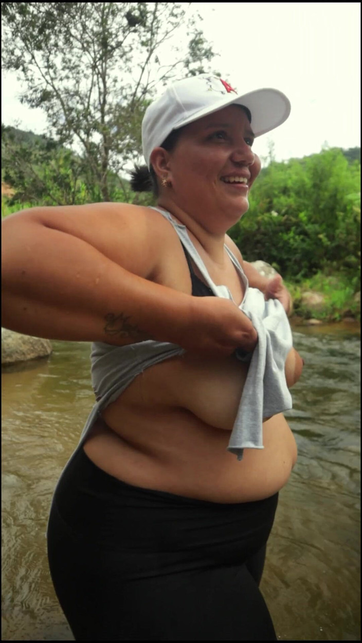 Lexly_16: Mencari Di mana untuk berkongkek di sungai