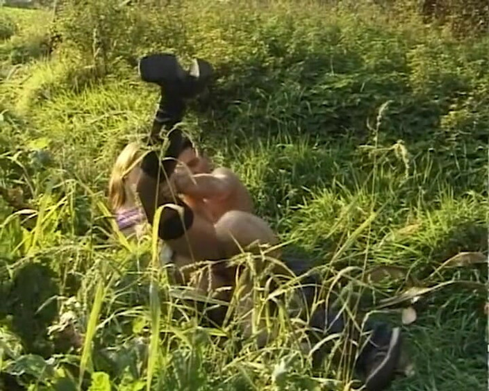 BB Video - Vintage Story: Người Đức nghiệp dư tuổi teen hoan lạc ngoài trời chơi...