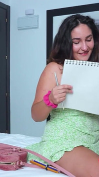Malerin Vögelt Mit Nacktem Model. Interrassischer Sex Mit Dicker, Üppiger Gigi Lust Täuscht Schwarze Fixierung