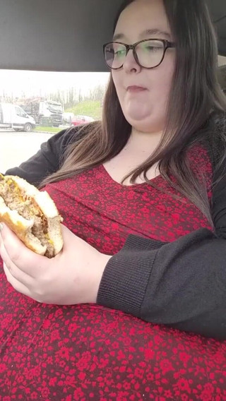 SSBBWLadyBrads: I love stuffing this belly with BK