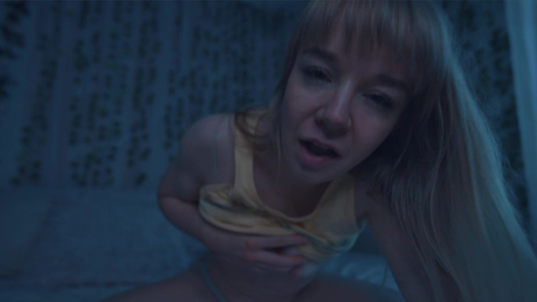 Jolie Lyon: Sám doma s novým přítelem macechy