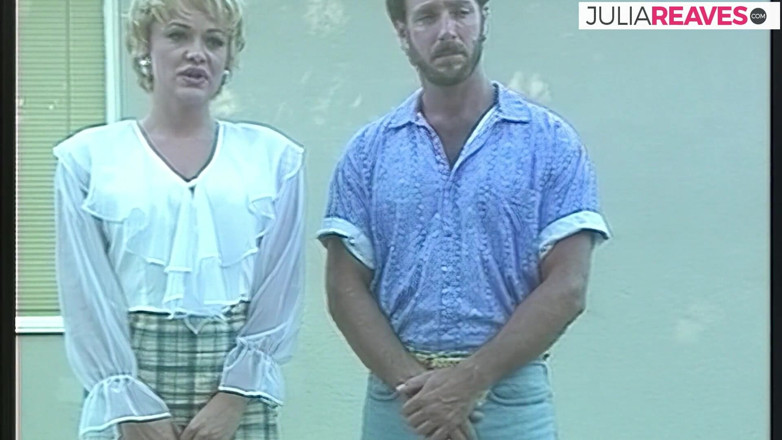 Retro German Amateurs: Une MILF se détend avec un bikini pendant que le...
