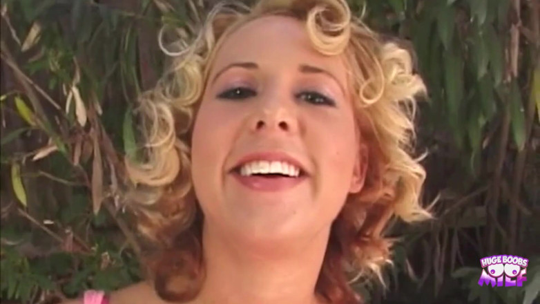 Huge Boobs MILF: Blonde Beauty with Big Tits Eating Cum From Two Dicks
