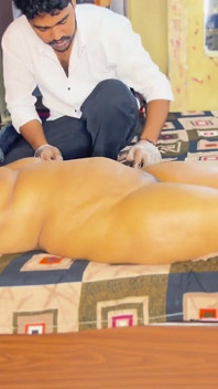 Najala mě na relaxační masáž, ale věci byly velmi vášnivé