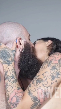 Fetiche video vainilla! Primer beso fetichista completo