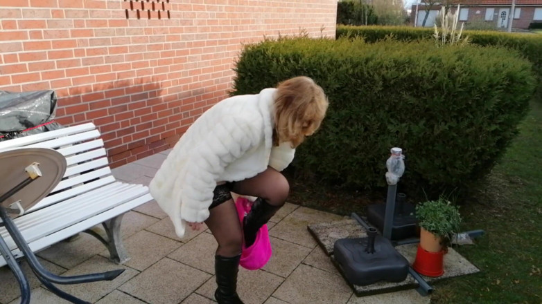 Extrabot: Too cold for pipi