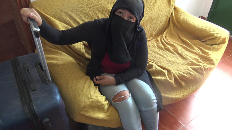 Souzan Halabi: Refugiada siria deja que el viejo alemán se folle su...
