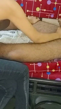 Mentre Dorme Ha Preso La Chance Mi Ha Fatto Fare Una Sega Con Oliata
