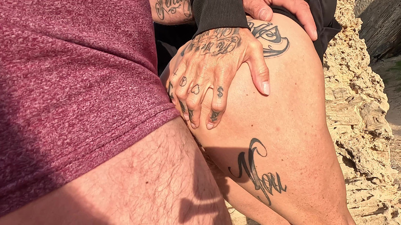 German amateur - 100% German hardcore videos: Dövmeli orta yaşlı seksi kadın açık havada sikişmeyi seviyor
