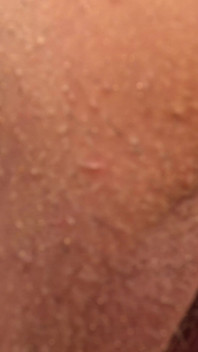 Tante seksi lagi asik menggoda di pantai umum sambil bugil