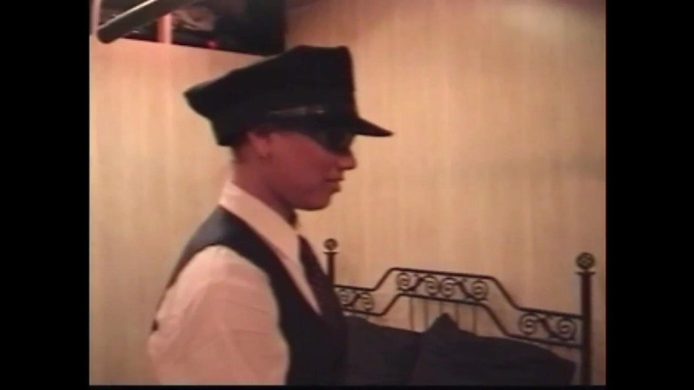 The Unforgettable: Связанный и привлекательный