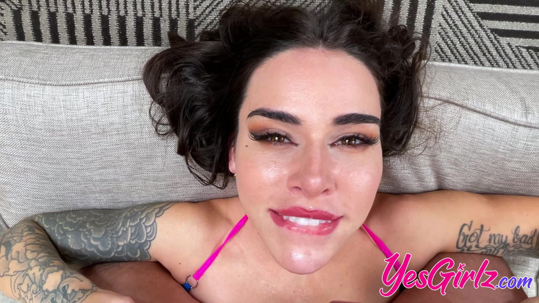 YesGirlz: 性感的吮吸性爱suttin