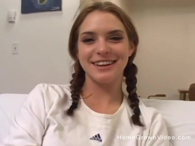 Homegrown Video: Дуже молода Аміна Левей отримує