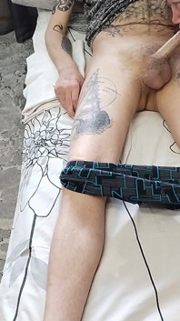 Ibu mertua nyepong kontol sebelum dicrot sperma