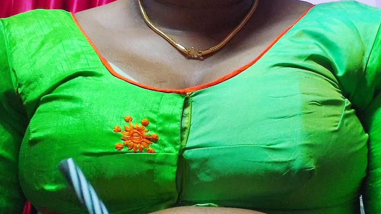 Desi Mohini: Indian Sex with Horny Kavita Aunty XXX
