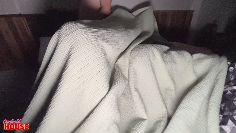 CuckoldHouse: Diese plus-ehefrau wacht immer geil auf, nachdem ihr ehemann zur...