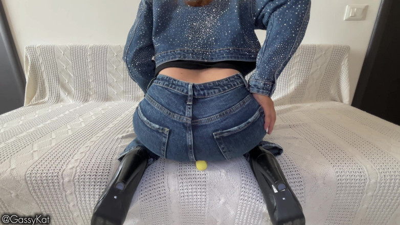 GassyKat: Tiny Man Gets Destroyed by Giantess Face Farts