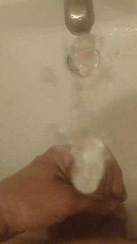 Massiv Tall Giant Pee Streaming