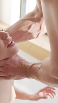 Yoga gjorde henne flexibel, jag fick henne att komma