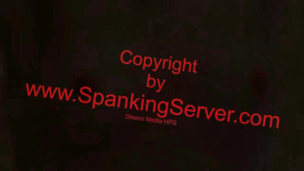 Spanking Server: Blonďatá Cora bič na prsa